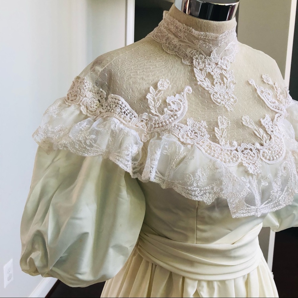 Vintage Wedding Dress